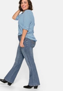 Bootcut-Jeans in 5-Pocket-Form, mit Used-Effekten