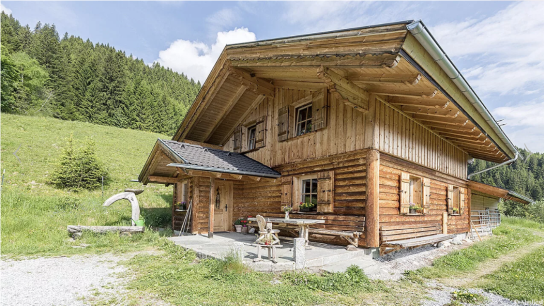 Signature - Hüttenurlaub in den Bergen gewinnen - 3 Nächte in der komfortablen Almliesl-Hütte für bis zu 8 Personen