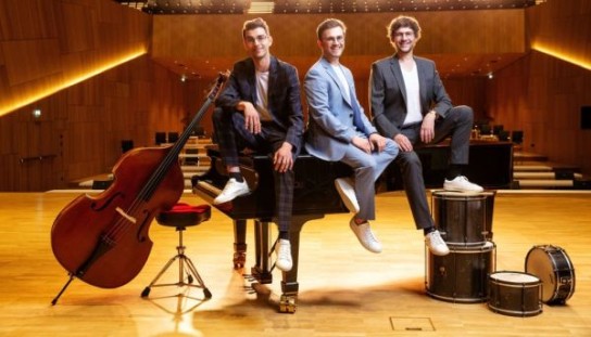 Kulturkalender Dresden - 3 x 2 Freikarten für das wunderbare Konzert mit dem Frank Dupree Trio am 27.10.25, 19 Uhr im Schloss Albrechtsberg