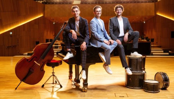 Kulturkalender Dresden - 3 x 2 Freikarten für das wunderbare Konzert mit dem Frank Dupree Trio am 27.10.25, 19 Uhr im Schloss Albrechtsberg