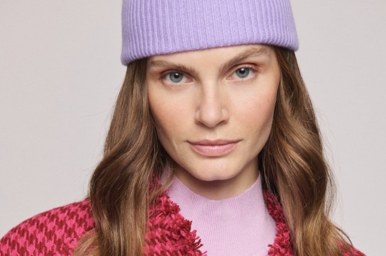 Stilpalast - 1 exklusives Kaschmir-Set bestehend aus Pullover, Beanie, Schal und Handschuhe,2 hochwertige K-Beauty-Sets