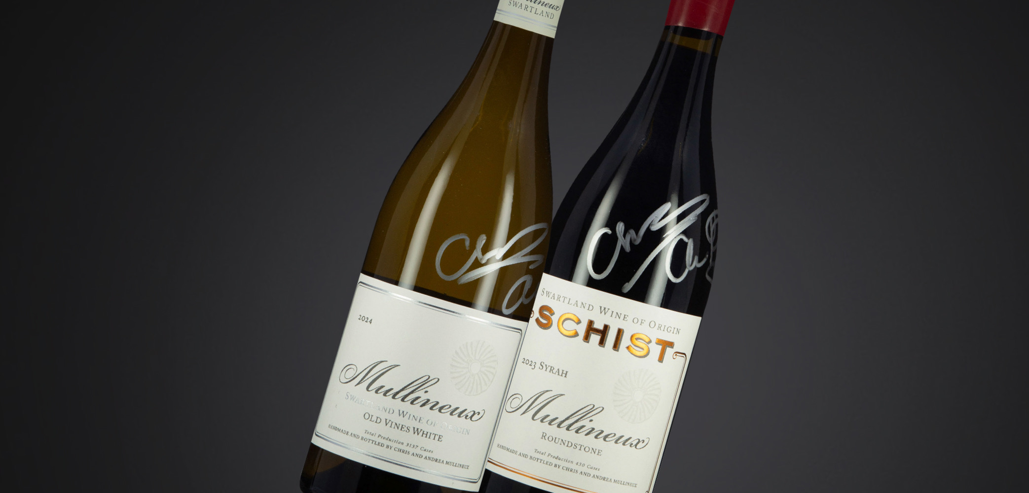 VINUM - den Mullineux Old Vines White 2024 und den Mullineux Schist Roundstone Syrah 2023, exklusiv signiert von Chris und Andrea Mullineux.