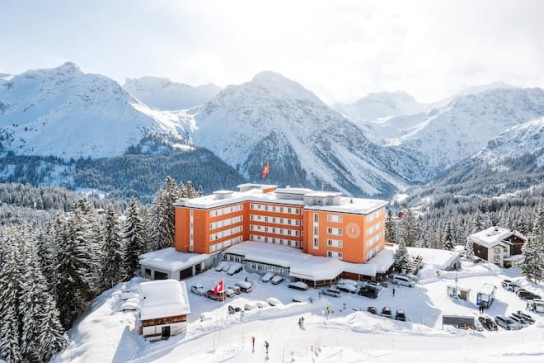 Gault&Millau - Vier Nächte, Gourmet-Safar:Komfortables Doppelzimmer für vier Nächte. Nachtessen in allen vier Restaurants! Frühstück inbegriffen. Foodie-Ferien in Arosa!