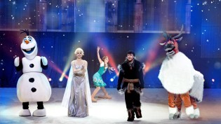 mainpost - 5 x 2 Tickets für die Musik Show auf Eis „Eiskönigin 1 & 2“ am 16.01.2026 um 19 Uhr in Würzburg.