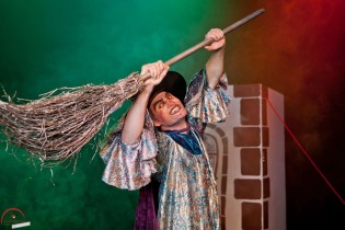 Nussbaum Medien - 1 x 2 Tickets für die Kinderoper nach Engelbert Humperdinck "Hänsel & Gretel" am Dienstag, den 16. Dezember 2025 um 15:30 Uhr in der Stadthalle Weinheim