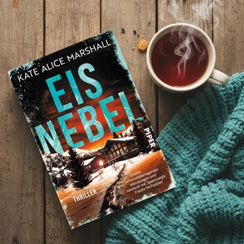 Piper Verlag - 3x 1 exklusives Cozy-Lesepaket (Mit dabei: das Buch, eine Leselampe für lange Abende, eine flauschige Kuscheldecke, ein Zirbenholz-Duft zum Entspannen, würziger Chai-Tee und eine Wärmflasche.)