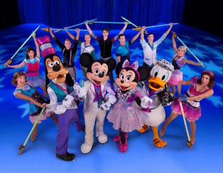 Berlin mit Kind - 1 x 4 Tickets für Disney On Ice „Heldenhafte Abenteuer“ am 14.03.2026 um 11:00 Uhr im Velodrom Berlin