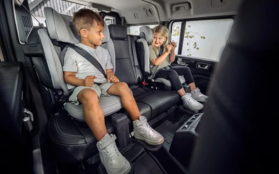 familie.de - einen von zwei Thule Palm Autokindersitzen