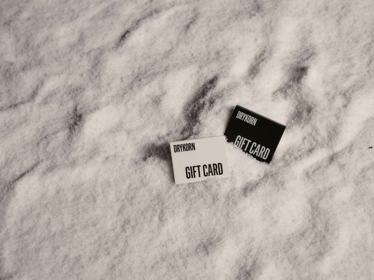 Glamour - einen DRYKORN Gutschein im Wert von 500 €, einlösbar unter drykorn.com