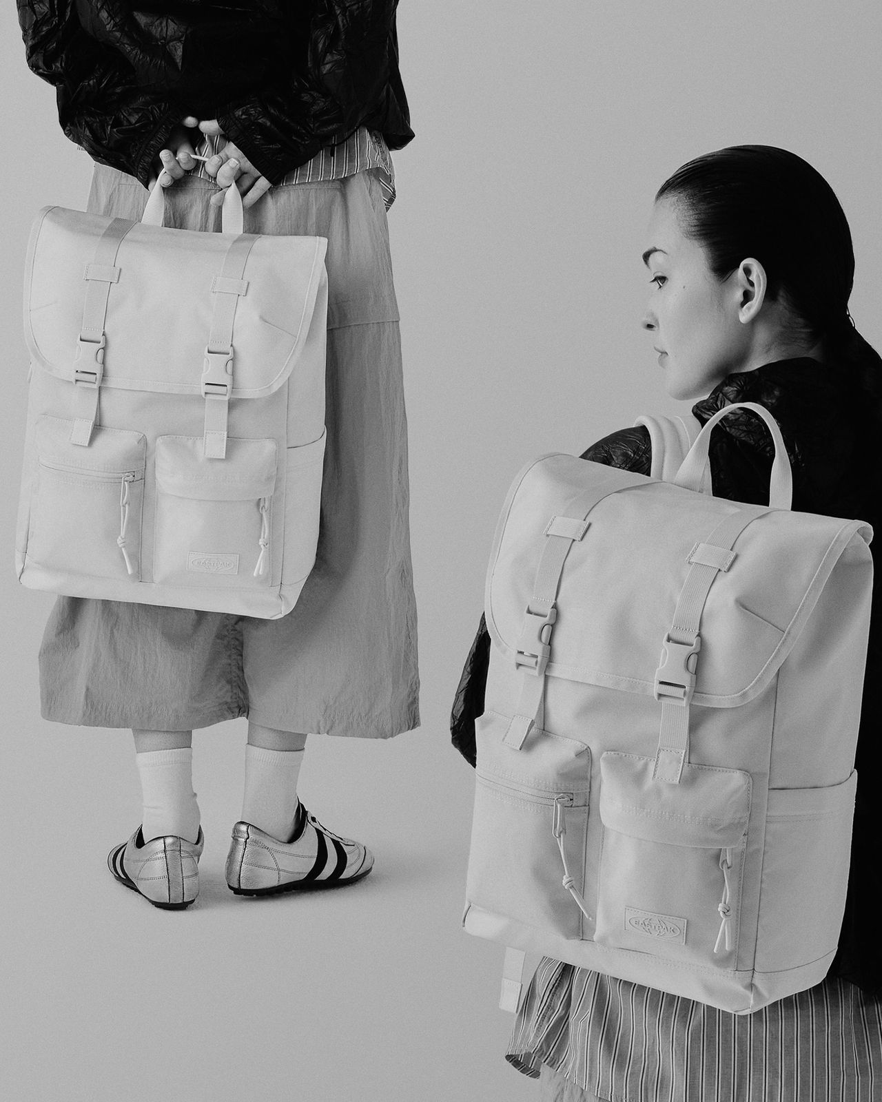 Glamour - Travel-Set von Eastpak:Resist'r Case L in Sand und den Icon Topload in Off-White mit Laptopfach & Trolley-Schlaufe