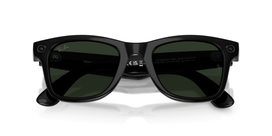 GQ Magazin - zwei Ray-Ban Meta Brillen