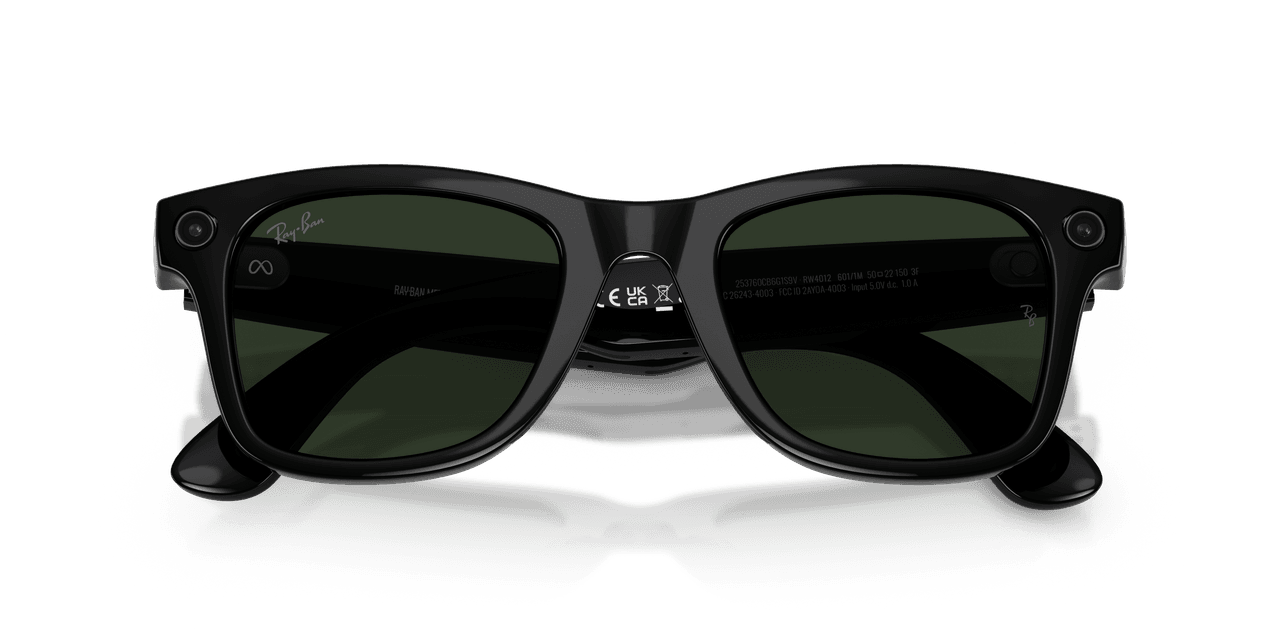 GQ Magazin - zwei Ray-Ban Meta Brillen