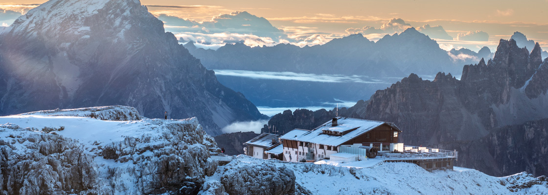 Karpos Outdoor - 10x all-inclusive-Aufenthalt für zwei Personen auf der legendären Lagazuoi Hütte ( Monte Lagazuoi, 32043 Cortina d'Ampezzo BL, Italien,5 Gewinner je eine Jacke „Lastei Active Plus Evo“