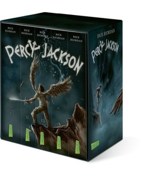 KINO.de - 2x Buchpakete der kompletten fünfteiligen „Percy Jackson“-Reihe von Erfolgsautor Rick Riordan, erschienen im Carlsen Verlag.