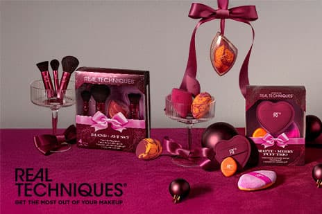 Müller - 1 von 3 exklusiven Real-Techniques-Gewinnpaketen: Miracle Complexion Sponge + Travel Case Ornament, Matte + Merry Puff Trio, Blend + Jet Set,Sponge Superstars