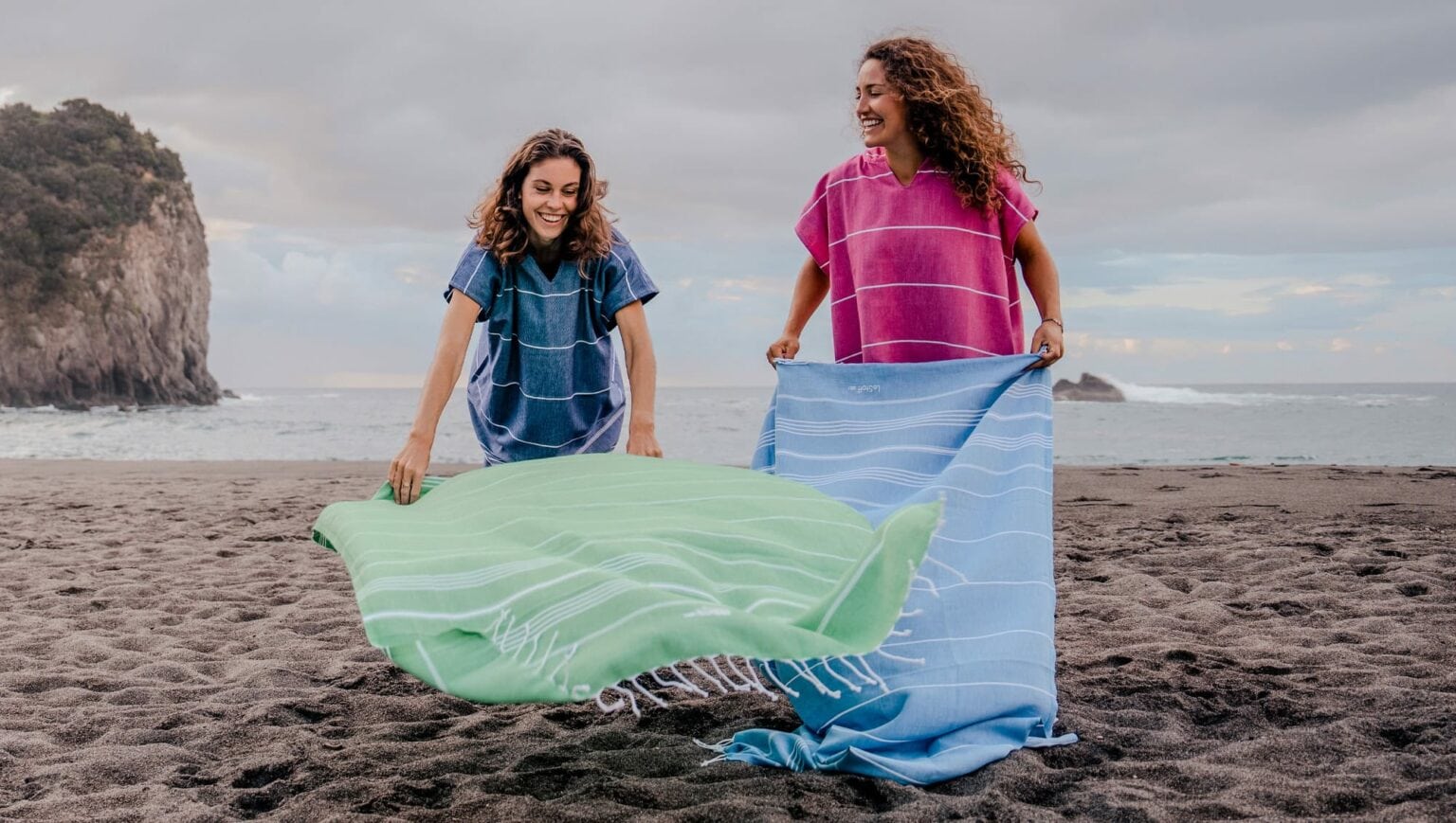 München mit Kind - 1x Hamamtuch Sky Blue (95 x 180 cm) und Hamamtuch Fuchsia (50 x 100 cm)