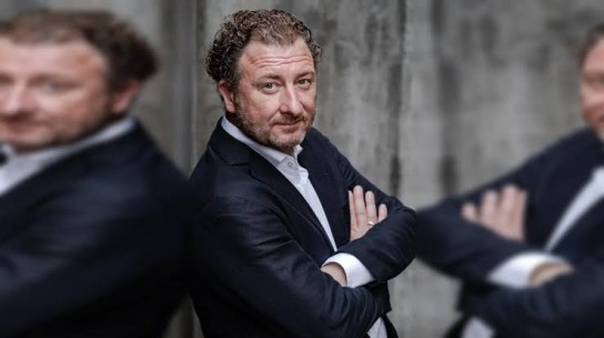 Münchner Wochenanzeiger - 2 x 2 „Hochzeiten und HOCH-Zeiten“ - Tickets für Stefan Wilkening am Samstag, 17. Januar um 19 Uhr im Kulturzentrum Taufkirchen