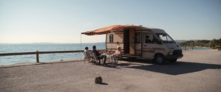 RCR Magazin - 1 Buch „Mit dem Wohnmobil durch Europa“ oder 2 Kinogutscheine „ BON VOYAGE“