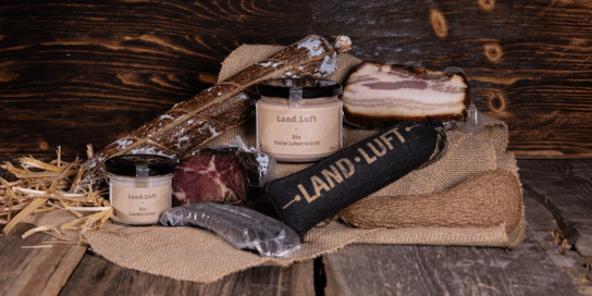Rosenheimer Schaufenster - Leberfinger Bio-Spezialitäten-Geschenkkorb von Landluft.bio.