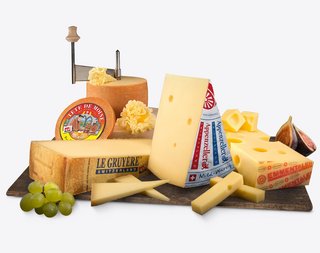 Schweizer Käse - Paket mit einer Auswahl von ca. 2 kg Schweizer Käse – inkl. Girolle® für die Tête de Moine AOP Käseblumen