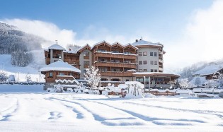 Stilpalast - Gutschein für 2 Personen mit 2 Übernachtungen inklusive Verwöhnpension (exklusive alkoholische Getränke) im Unterschwarzachhof in Saalbach Hinterglemm