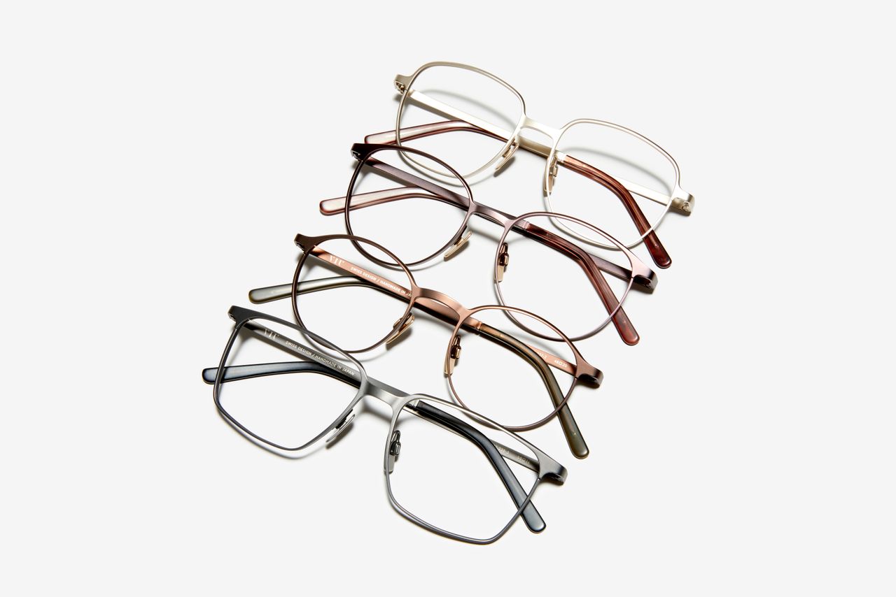 VOGUE - einen von drei 500€ VIU Gutscheinen für in VIU (Brillen-)Modell nach Wahl