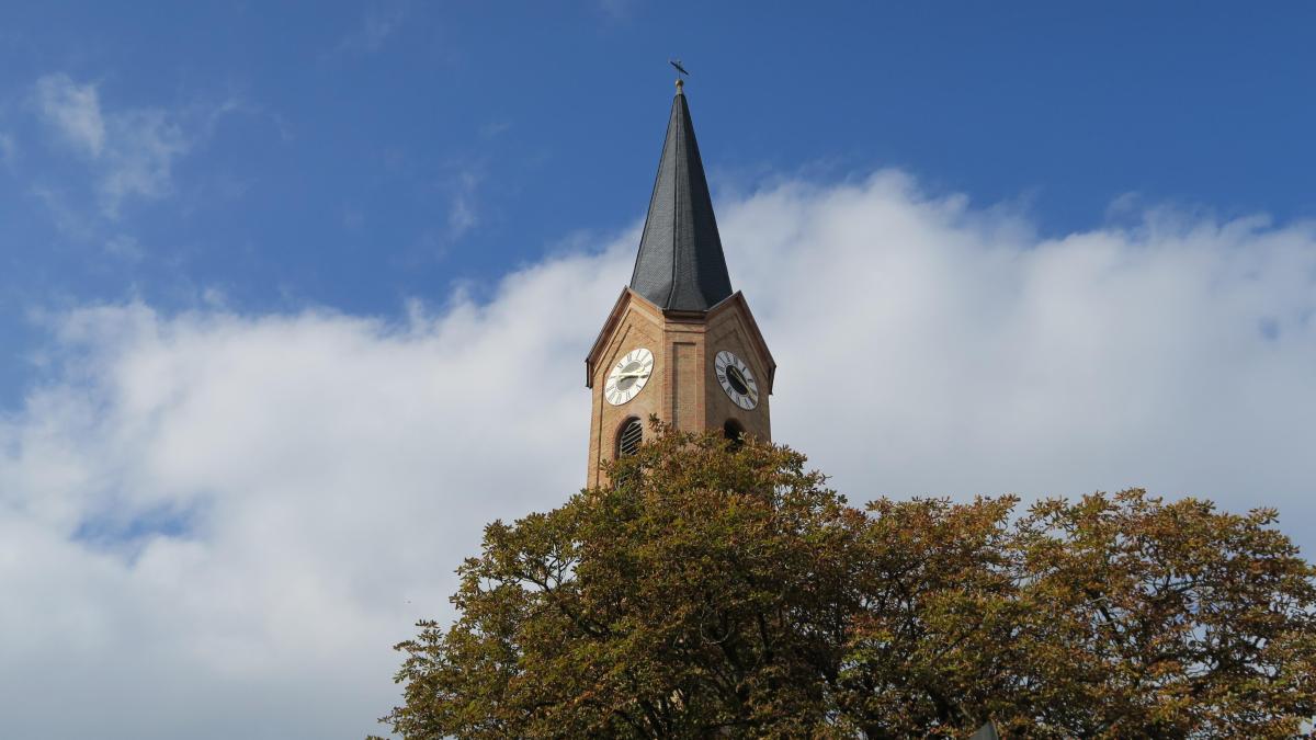 Augsburger Allgemeine - 3x 2 Freikarten für Kirchenkonzert „Introitus Interruptus“ von und mit Volker Heißmannin 86343 Königsbrunn am 29. Mai 2025