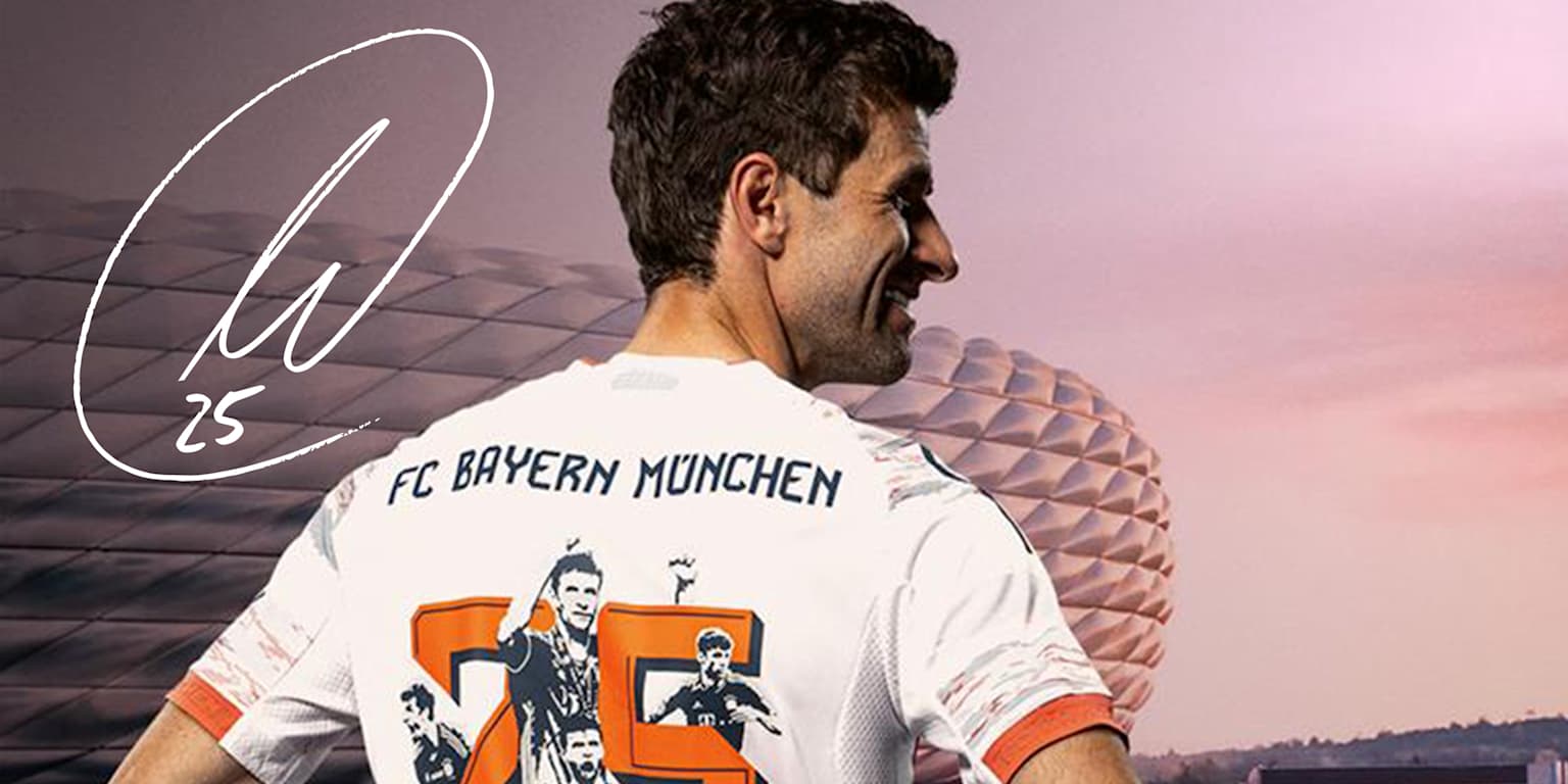 FC Bayern - 1 neues FC Bayern-Away Trikot 25/26 mit dem einzigartigen Müller-Flock und der Signatur von Thomas Müller