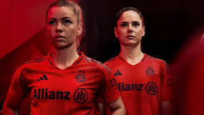 FC Bayern - ein signiertes FC Bayern Frauen Home Trikot 24/25