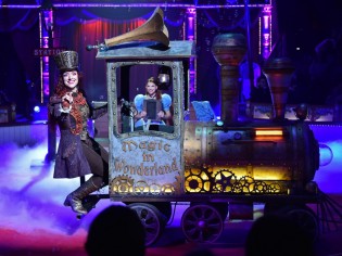 Kuckuck-Magazin -Familientickets inklusive Backstagebesuch für Zirkus Roncalli am 7. Juni um 14 Uhr auf dem Festplatz am Ratsweg in Frankfurt