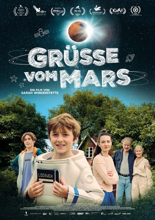 RCR Magazin - 2 x das Buch zum Film Grüße vom Mars – Notlandung bei Oma und Opa  2 x 2 Tickets für das Special-Screening in Anwesenheit von Cast & Crew am 7. Mai 2025 im Kino im Zeiss-Großplanetarium, Berlin