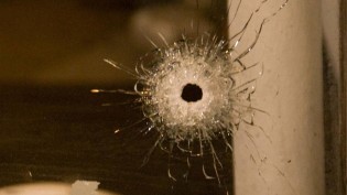 Saarländischer Rundfunk - 1x der Krimi "Nacht der Ruinen" von Cay Rademacher