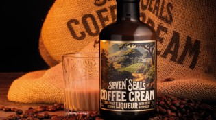 smokersplanet - eine von drei Flaschen des ‚Seven Seals Coffee Cream Liqueur‘