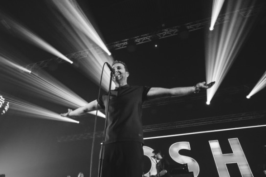 the-pickde.wordpress - Merch-Artikel von Josh: LP „Es ist alles in Ordnung!“ samt Faksimile,  JOSH. Trinkflasche, CD Bundle