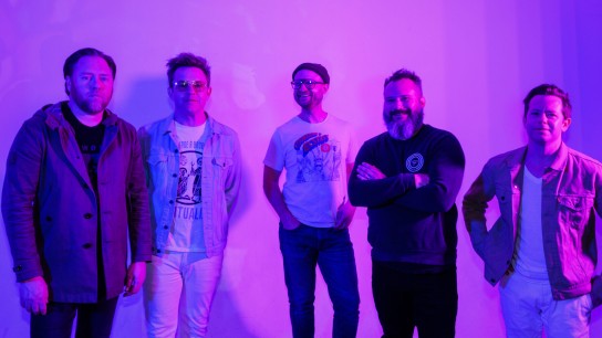 VISIONS.de - 25th-Anniversary-Deluxe-Edition von “Something To Write Home About” der Emo-Legenden The Get Up Kids, 1×2 Tickets für eine Show der gleichnamigen Jubiläumstour