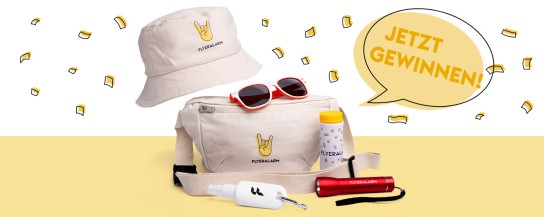 Flyeralarm - 3 Pakete mit Festival-Must-haves (Sonnenbrille, Tasche, Fischerhut, Sonnencreme, Seifenblasen und Taschenlampe)