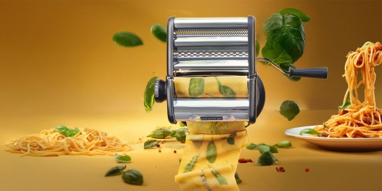 GEFU - 1 von 3 GEFU-Sets bestehend aus: Profi-Pastamaschine PASTA PERFETTA EXCELLENCE + Ravioli-/Maultaschenbrett TASCA, 3tlg.