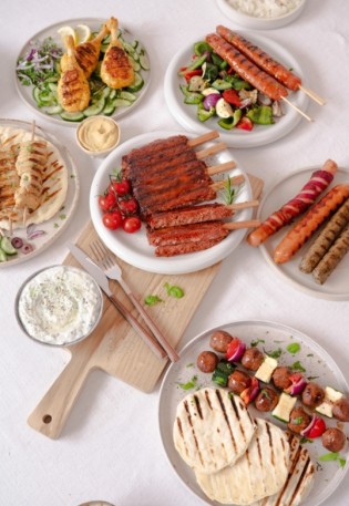 Tirolerin - 3×1 pflanzliche Grillbox mit den beliebtesten Grill-Schmankerl von „Die Pflanzerei“ im Wert von je 50€
