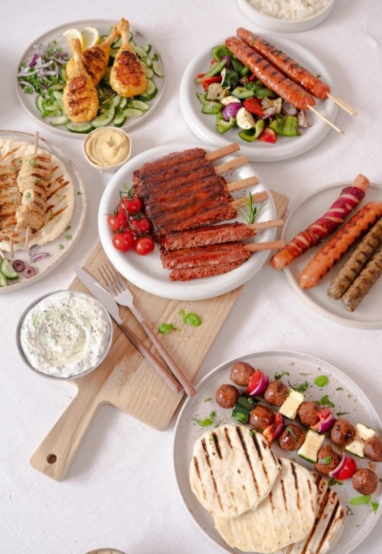 Tirolerin - 3×1 pflanzliche Grillbox mit den beliebtesten Grill-Schmankerl von „Die Pflanzerei“ im Wert von je 50€
