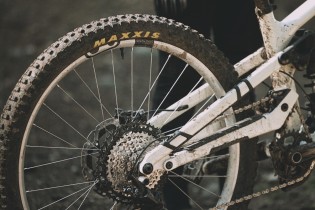 Velomotion - 2x Laufradsätze Die brandneuen Crankbrothers Synthesis Alloy 2.0 in der silbernen Lackierung