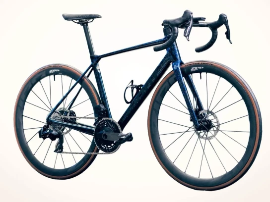BIKE24 - Giant Rennrad mit SRAM Force Gruppe im Wert von über 7.000 €, Fahrradcomputer, Helm, Fahrrad Pflegemitte