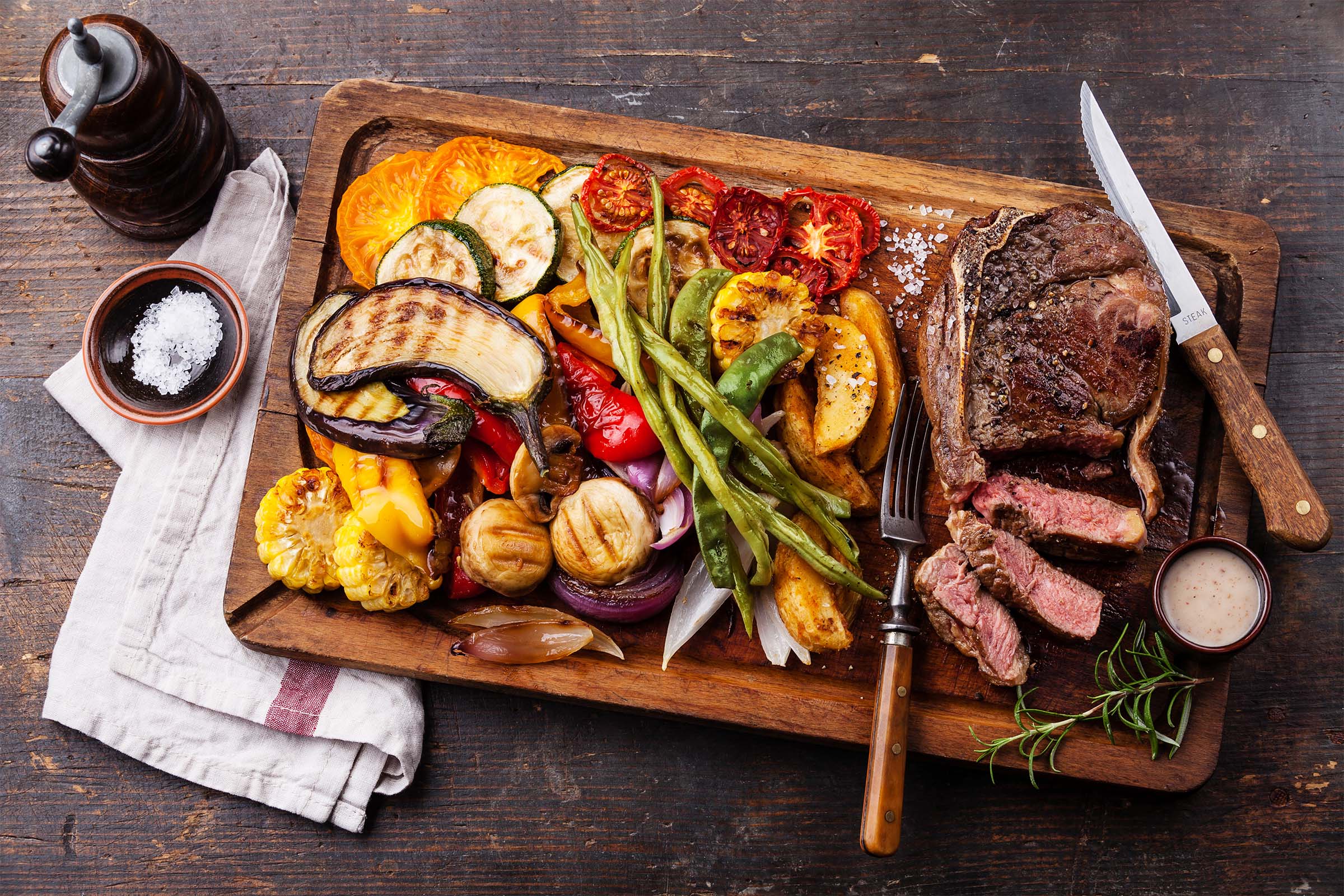 famila - 150 € Grill-Gutschein, 100 € Grill-Gutschein , 50 € Grill-Gutschein