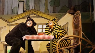 Hallo München - 5x2 Karten für „Oh wie schön ist Panama“ nach Janosch im Münchner Theater für Kinder am 02.09.2025, ab 10.00 Uhr.