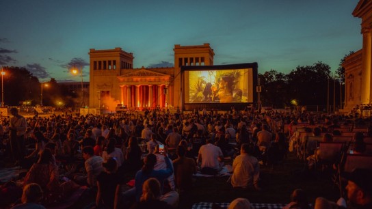 InMünchen - 5 x 2 Tickets – für einen Abendfilm nach Wahl – für das Open-Air Kinoliebe Summer Festival 2025 vom 9. bis 20. Juli am Königsplatz/München