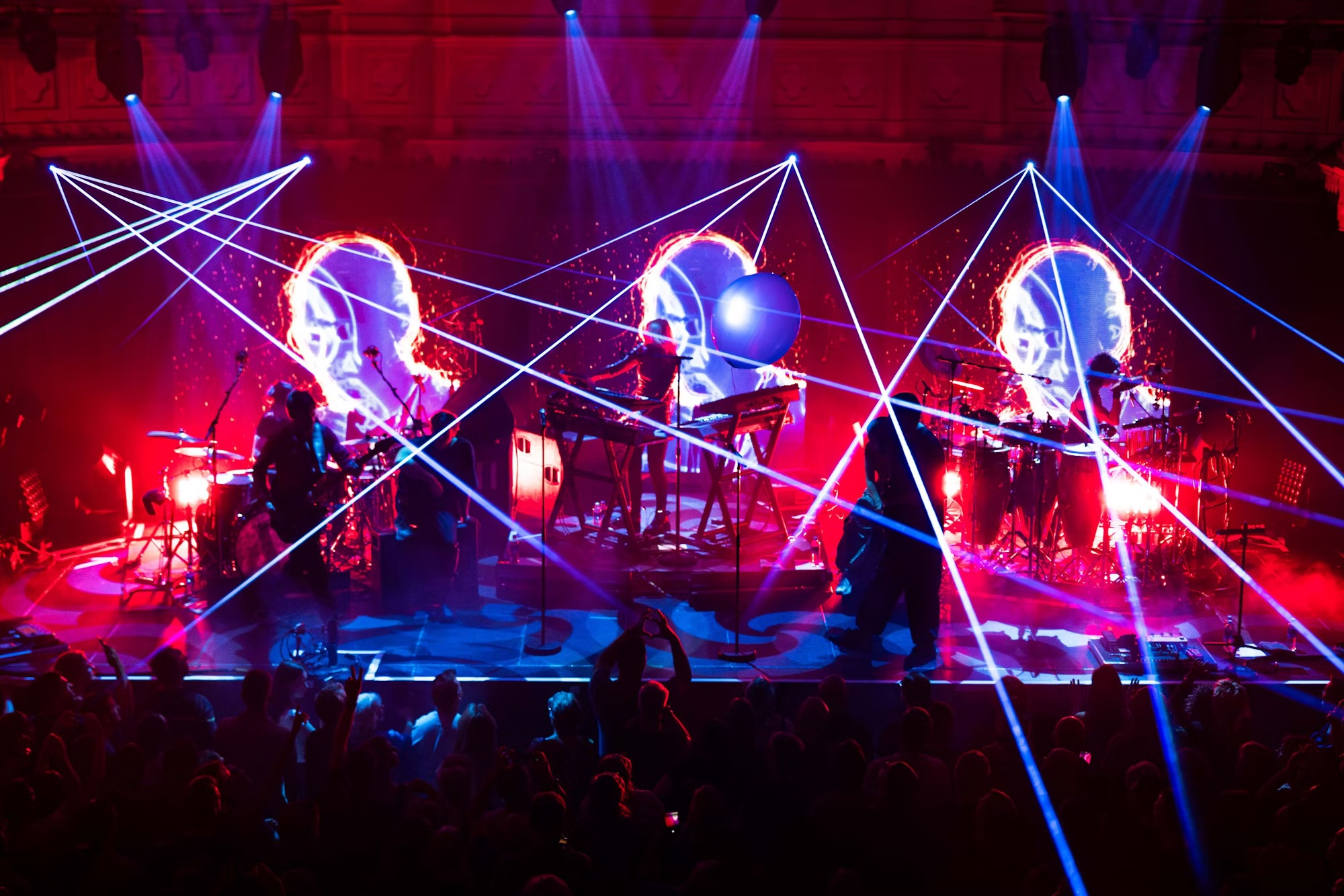 Kölnische Rundschau -  3 x 2 Tickets für das einmalige Konzert der „ Elektroband Faithless“ am 24. Juli, 20 Uhr, auf dem Roncalli-Platz