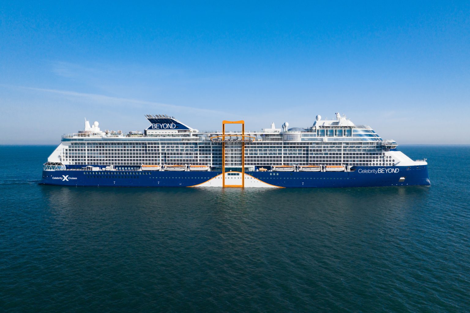 Crucero Magazin - 7‑tägige Kreuzfahrt für zwei Personen in einer Balkonkabine auf der Celebrity Beyond ab/bis Miami im Zeitraum vom 15. bis 22. März 2026 inklusive Celebrity-Flugpaket, Transfers und Vorübernachtung