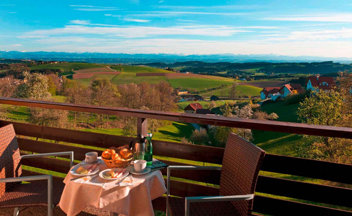 geniessen-reisen.de -  3 Übernachtungen mit Halbpension im Doppelzimmer mit Panoramablick im Gasthof „Zur Zugbrücke“ im Wanderdorf Bad Kreuzen