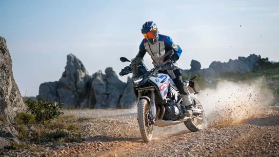 Motorrad Online - Hakuna Matata 3 Adventure Kombination von Held