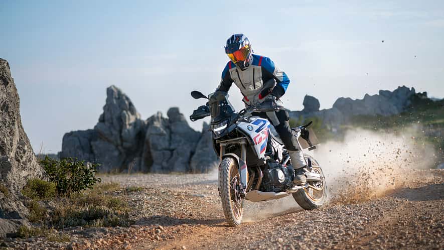 Motorrad Online - Hakuna Matata 3 Adventure Kombination von Held