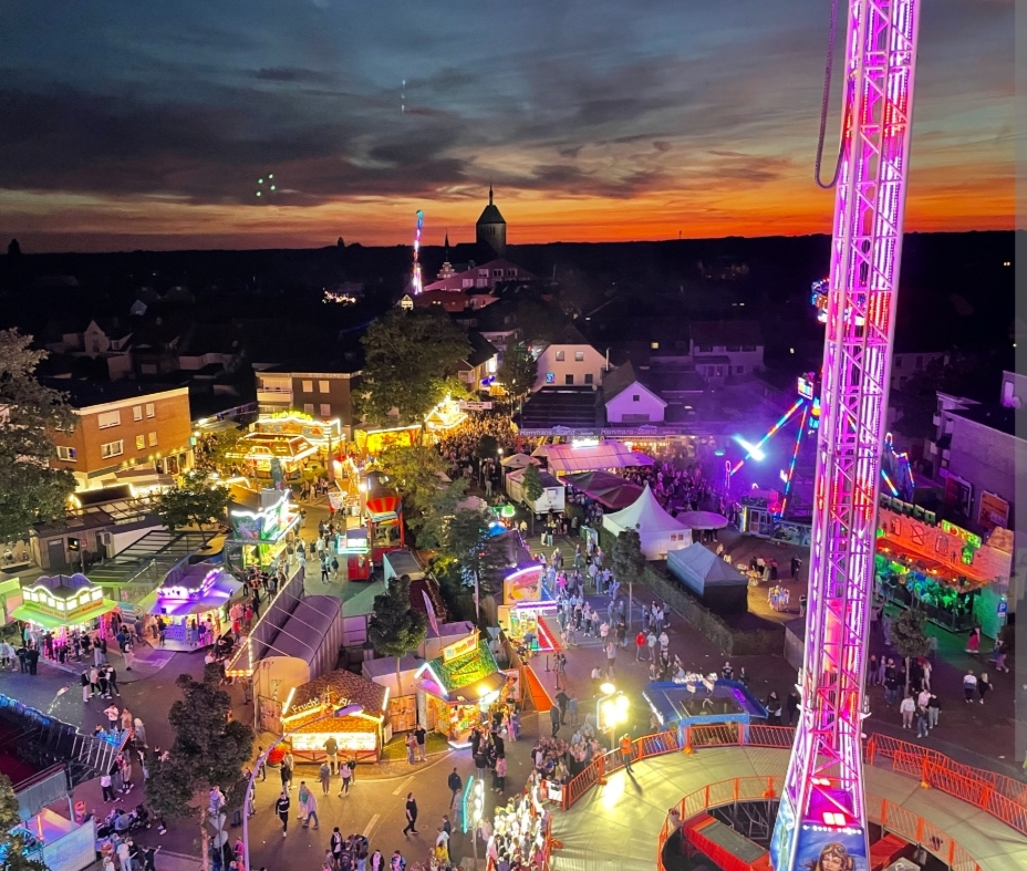 muensterlandzeitung.de - 10 x 2 Tickets für eine Backstagetour auf der Vredener Kirmes am 5. September 2025
